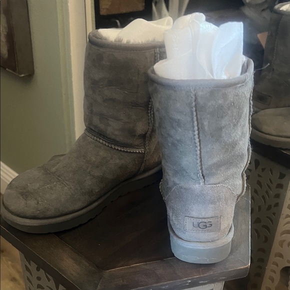 UGG Gray Winter Boots - Picture 11 of 11